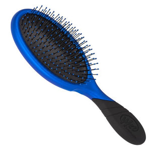 Wet Brush - Pro Detangler & Pro Paddle Detangler Duo Royal Bundle – Wet Brush Pro Detangler Royal (detail)