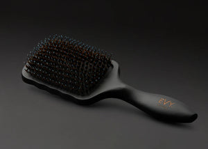 Evy Crystal Paddle Brush
