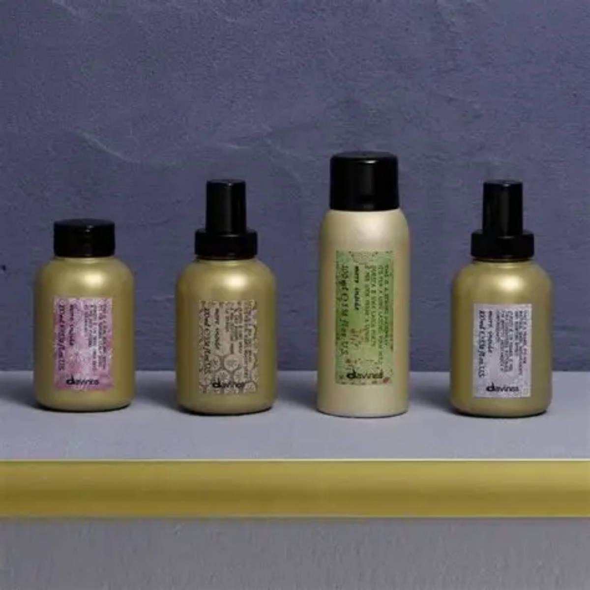 Davines - More Inside Strong Hairspray Travel 100ml – product view 2
