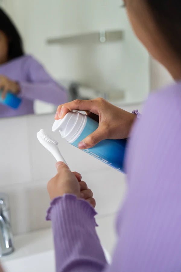 Lumini - Cleansing Brush