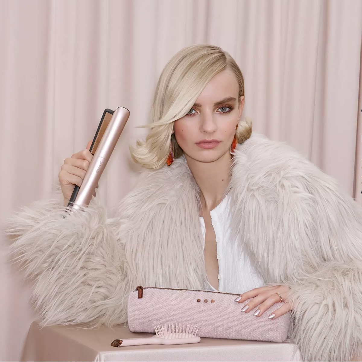 ghd - Chronos Hair Straightener Gift Set Cashmere Beige – product image 2